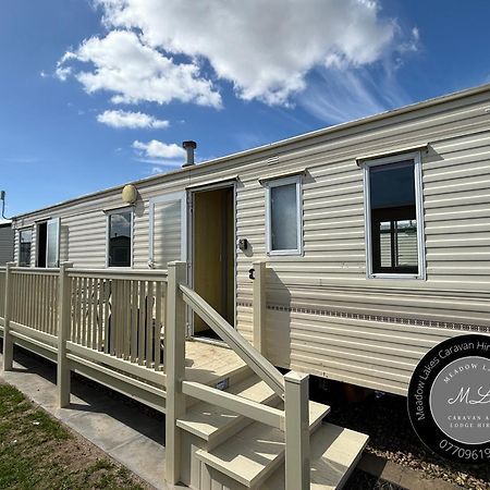 Seaview 190 - Ingoldmells - Pet Friendly, Wifi, Bed Linen - Close To Beach And Fantasy Island - Meadow Lakes Caravan & Lodge Hire Luaran gambar
